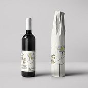 Paisajes embotellados. Design, Art Direction, Graphic Design, Packaging, T, and pograph project by Diego Checa - 03.10.2022