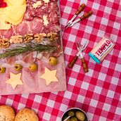 Fotografía creativa: El Templo Picadas. Art Direction, Product Photograph, Photographic Composition, Photograph, Photograph, Post-production, and Digital Photograph project by m_agustinaangel - 03.05.2022