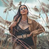 Meu projeto do curso: Retoque fotográfico de moda e beleza com o Photoshop. Photograph, Photo Retouching, Fashion Photograph, Portrait Photograph, and Digital Photograph project by Chelli Muller - 03.14.2022