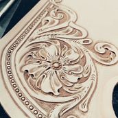 Leather Carving. Accessor, and Design project by Verônica Passos - 01.04.2022