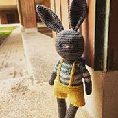 Mi Proyecto del curso: Amigurumi: diseño de ropa, pelo y complementos. Arts, Crafts, To, Design, Fiber Arts, Crochet, Amigurumi, and Textile Design project by Lourdes GP - 03.16.2022