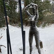 The woman in the mirror. Sculpture project by Don Sanders - 03.16.2022