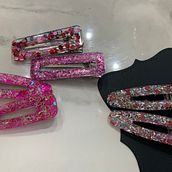 Valentine's hair clip. Un progetto di Design di accessori e Design di gioielli di Nathalie pelletier - 17.03.2022