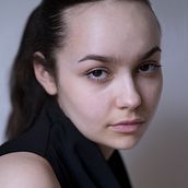 My project for course: Modern Headshot Photography: Capture Profound Portraits. Photograph, Portrait Photograph, Photographic Lighting, Studio Photograph, Digital Photograph, and Fine-Art Photograph project by Janis Brass - 03.16.2022