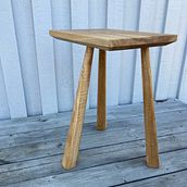 My finished stool for course: Traditional Woodworking with Hand Tools. Een project van Craft, Meubelontwerp en -bouw, DIY y Houtbewerking van ola_henriksson - 06.03.2022