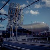 La Cité du vin - Cinematic color. Photograph, Post-production, Color Correction, and Digital Photograph project by Liz Castellar - 03.17.2022