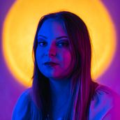 Mój projekt z kursu: Efekty barwne i oświetleniowe w fotografii studyjnej. Een project van Fotografie, Portretfotografie,  Fotografische verlichting, Studiofotografie, Digitale fotografie y Artistieke fotografie van Patryk Płonka - 21.03.2022