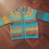  Top-down: roupas de crochê sem costura. Un progetto di Uncinetto, Fashion design, Fiber Art, DIY e Textile Design di mariajmcaeiro - 20.03.2022