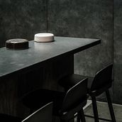 Rappu Handroll Bar. Design, Arquitetura, Arquitetura de interiores, e Design de interiores projeto de OWIU Design - 26.03.2022
