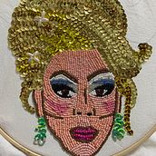 Mi Proyecto del curso: Retratos bordados en pedrería. Accessor, Design, Embroider, Decoration, and Textile Design project by Valeria Cedeño - 03.15.2022