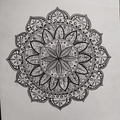 Il mio progetto del corso: L'arte del mandala: disegna motivi geometrici. Drawing & Ink Illustration project by danielarizzi - 03.28.2022