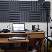 Home studio . Música, e Cinema, Vídeo e TV projeto de Jorge Santacruz - 29.03.2022