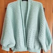 My project for course: Crochet: Design and Stitch Romantic Garments. Een project van  Modeontwerp, Textiel, DIY, Haken y Textielontwerp van Fatima Brazil - 31.03.2022