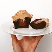 Frenesi cupcakes en IG. Food St, ling, Instagram Marketing, Social Media Design, Instagram Photograph, Instagram, and Food Photograph project by Laura Vicuña - 03.31.2022