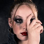FÉMINA. Photograph, Portrait Photograph, Studio Photograph, Photo Retouching, Fine-Art Photograph, Digital Photograph, Photographic Lighting, and Filmmaking project by Esteban Soria - 03.18.2022
