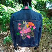 Veste en jean brodée. Arts, Crafts, Costume Design, and Embroider project by Tatiana Gil d'Eva - 04.01.2022