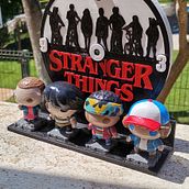 Mi Proyecto del curso:  peana muñecos +reloj stranger things. 3D, Industrial Design, Product Design, 3D Modeling, and 3D Design project by Ignacio Moragues Abin - 04.02.2022