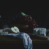 My project for course: Dark Mood Photography for Culinary Projects. Een project van Culinaire fotografie, Fotografie voor Instagram y Food Styling van sarahbdavies - 03.04.2022