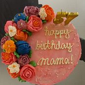 My project for course: Decorative Buttercream Flowers for Cake Design. Un progetto di Design e DIY di Manelyn Martinez - 08.04.2022