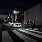 Nissan Leaf. Un proyecto de Post-producción fotográfica		, Retoque fotográfico y Publicidad de Martin Ledesma - 11.04.2022