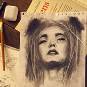 Mon projet du cours : Portrait artistique au fusain : créez des ambiances. Traditional illustration, Fine Arts, Drawing, Portrait Drawing, Realistic Drawing, and Artistic Drawing project by julia_thomassin - 04.11.2022