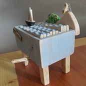 Mon projet du cours : Automates en bois : créez des sculptures en mouvement . Character Design, Sculpture, Toy Design, Art Toys, and Woodworking project by Vincent Plantier - 04.12.2022