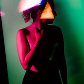 Photographie de studio : effets de couleur et d'éclairage. Photograph, Portrait Photograph, Photographic Lighting, Studio Photograph, Digital Photograph, and Fine-Art Photograph project by Cédric MICHEL - 04.13.2022