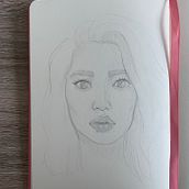 Mi Proyecto del curso: Sketchbook de retrato: explora el rostro humano. Un proyecto de Bocetado, Dibujo, Dibujo de Retrato, Dibujo artístico y Sketchbook de Valentina - 18.04.2022