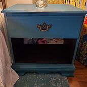 Nightstand . % TERI LUSSIER tarafından hazırlanan Sanat ve El Sanatları, Dekoratif Bo, ama, Mobil, a Restoras, Ve onu ve Geri Dönüşümü projesi - 04.21.2022
