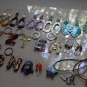 Mi Proyecto del curso: Diseño de joyería en resina. Projekt z dziedziny Projektowanie dodatków, Craft, Projektowanie biżuterii i DIY użytkownika Yanina Cerda Avaria - 26.04.2022