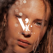 Vic Cosmetics . % Anna Clara Gomes Pena tarafından hazırlanan Markalaşma ve Kimlik, Logo Tasarımı, Ve Ürün Tasarımı projesi - 04.27.2022