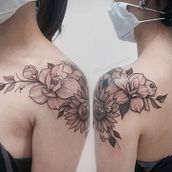 Meu projeto do curso: Tatuagem botânica com pontilhismo. Un projet de Illustration traditionnelle, Conception de tatouage et Illustration botanique de Camila Braga - 29.04.2022