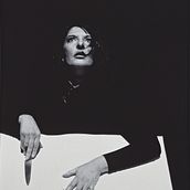El placer en el displacer. Análisis de lo incómodo en Ritmo 0 (1974) de Marina Abramović. Artes plásticas projeto de Maria - 29.04.2022
