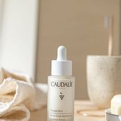 Caudalie. Photograph, Lifest, le Photograph, and Commercial Photograph project by Olivia Thébaut - 05.06.2022