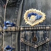 Broderie et réparation d’une veste en denim. Projekt z dziedziny  Haft,  Sz, cie, DIY, Upc, cling, Wzornictwo tekst i liów użytkownika Amélie Dubois - 11.05.2022