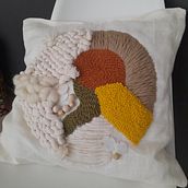 Meu projeto do curso: Tecelagem, bordado e punch needle: criação de pintura têxtil. Un proyecto de Diseño de complementos, Artesanía, Bordado, Decoración de interiores, Tejido, Punch needle, Telar y Diseño textil de Marina Rodrigues - 10.05.2022