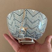 Mi proyecto del curso: Introducción al Kintsugi: restaura tu cerámica con oro . Arts, Crafts, Fine Arts, Ceramics, and DIY project by Carolina Biermann - 05.17.2022