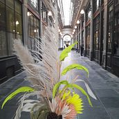 My project for course: Centerpiece Design with Dried and Preserved Flowers. Interior Design, L, scape Architecture, Decoration, DIY, Floral, and Plant Design project by hello_118732 - 05.17.2022