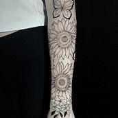 Meu projeto do curso: Tatuagem botânica com pontilhismo. Traditional illustration, Tattoo Design, and Botanical Illustration project by Sonia Carolina Matheus - 04.28.2022