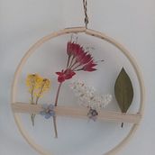 Meu projeto do curso: Técnicas básicas para prensar flores e plantas. Un proyecto de Artesanía, Bellas Artes, Collage, DIY, Diseño floral y vegetal de Débora Cristina Soares - 19.05.2022