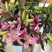 Ramo  vertical . Decoration, DIY, Floral, Plant Design, Interior Design, L, and scape Architecture project by Maria de Lourdes Lopez Moreno - 05.24.2022