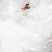 Envasados. Photograph, Photo Retouching, Portrait Photograph, Photographic Lighting, Studio Photograph, and Fine-Art Photograph project by OverThinking Studio - 05.31.2021