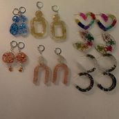 My project for course: Resin Jewelry Design. Un projet de Création d'accessoires, Artisanat, Design de bijoux , et DIY de Christina Pape - 03.06.2022