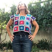 My project for course: Granny Square Crochet: Make Your Own Sweater. Un progetto di Fashion design, Fiber Art, DIY, Uncinetto e Textile Design di Rachel Handelman - 05.06.2022