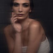 Il mio progetto del corso: Ritratto fotografico attraverso superfici traslucide. Photograph, Photograph, Post-production, Portrait Photograph, Studio Photograph, Digital Photograph, and Fine-Art Photograph project by luca_onnis - 06.06.2022
