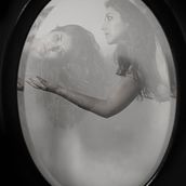 Mi proyecto del curso: El arte del autorretrato: exprésate a través de la fotografía. Photograph, Portrait Photograph, Studio Photograph, and Self-Portrait Photograph project by Gabriela Krinner - 06.06.2022