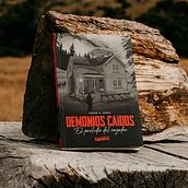 Demonios Caídos — El preludio del cazador. Fiction Writing, Traditional illustration, and Editorial Design project by César Lizana - 12.29.2021