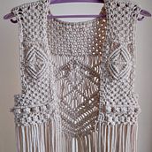 Meu projeto do curso: Macramê: crie roupas únicas. Accessor, Design, Arts, Crafts, Fiber Arts, Macramé, and Textile Design project by Edna Maria Ferreira - 06.07.2022