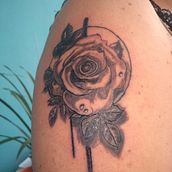 Meu projeto do curso: Tatuagem para principiantes rosa. Un projet de Conception de tatouage de Evandro Menezes - 06.06.2022
