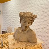 Busto em Cerâmica . Un proyecto de Escultura de Victoria Romano - 12.06.2022